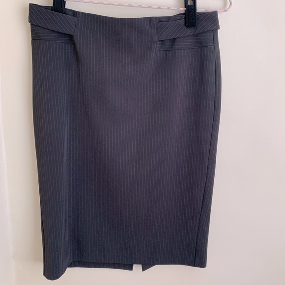 United Colors of Benetton Classic Pin Stripe Skirt Black Sz 10 - Picture 1 of 14